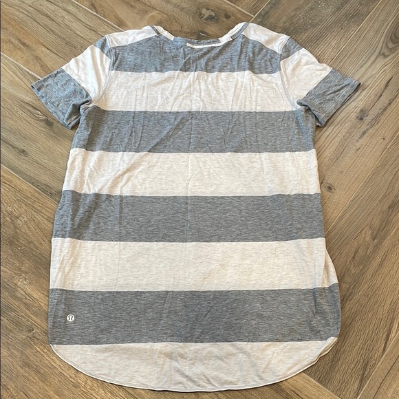Lululemon Gray and White Striped Women's Top - Picture 2 of 5